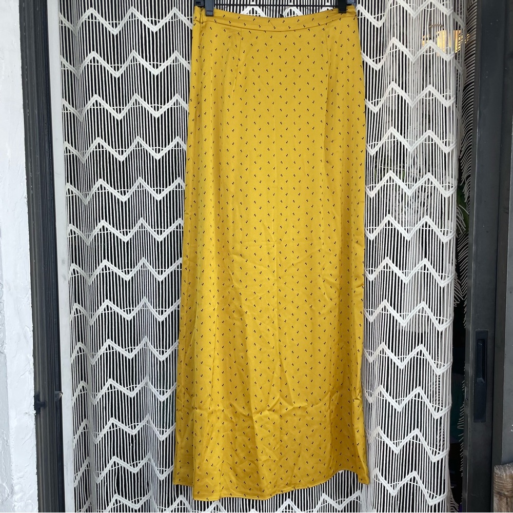 BCBGMaxAzria Yellow Maxi Skirt - Picture 7 of 7